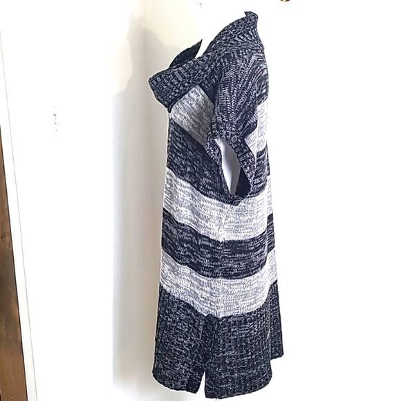 Jamie Nicole Gray & White Sweaterdress,Cowl Neck,Short Sleeves, Buttons, Size 4X - Picture 5 of 9